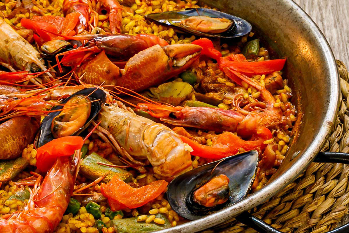 Restaurante S'Oli Verge, paraiso gastronómico de cocina mediterránea en Alcúdia, Mallorca, especialidad en bacalao, paella, menús diarios, cocina casera